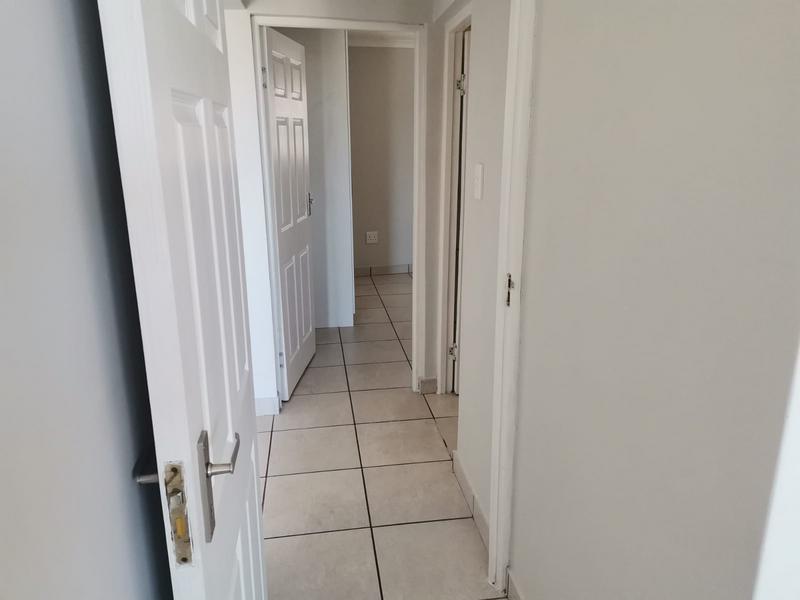 To Let 2 Bedroom Property for Rent in Island View Western Cape